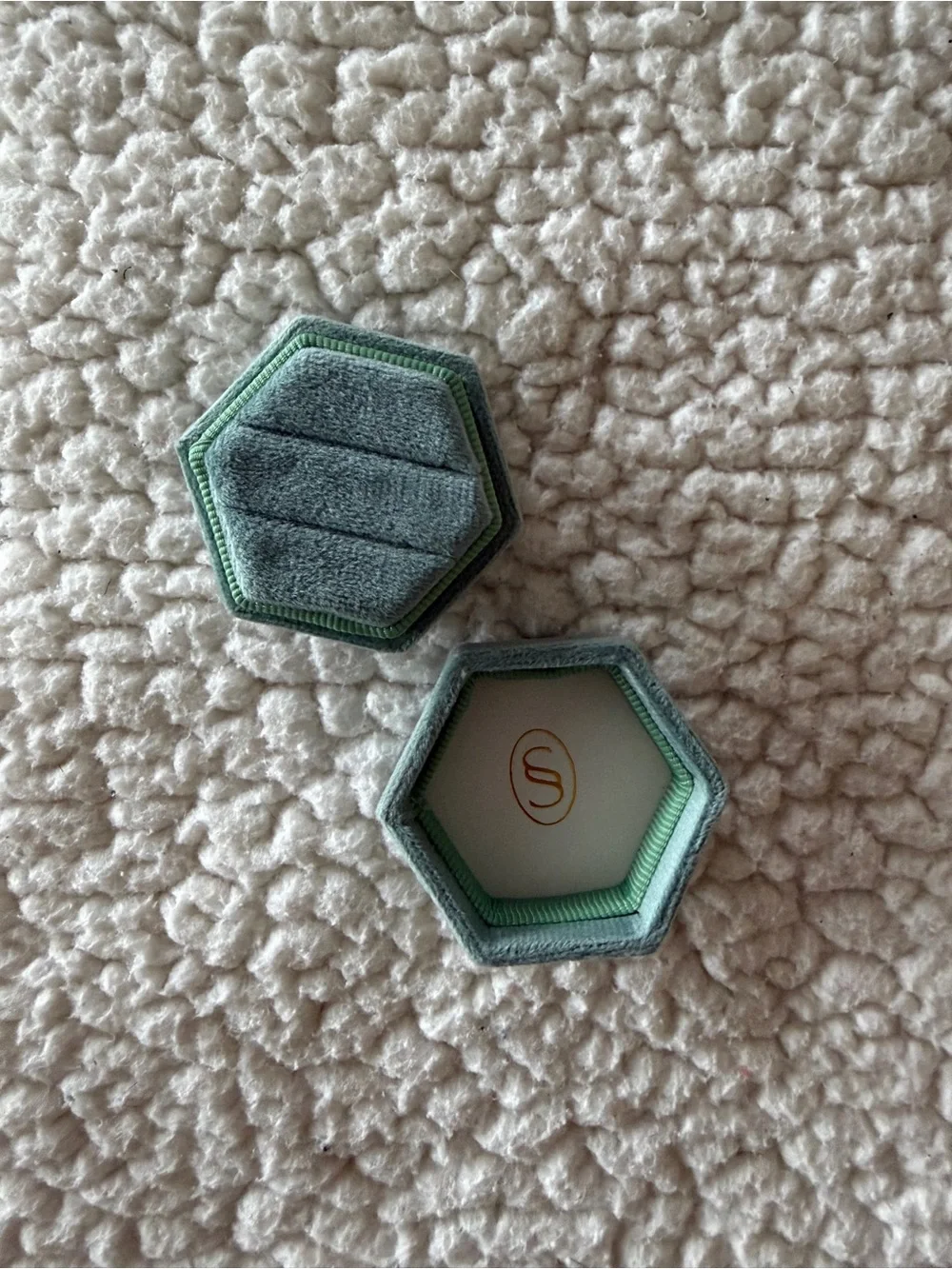 Six Stories Velvet Hexagon Ring Box in Sage Green